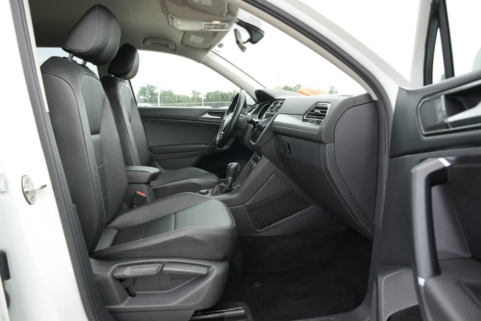 Thumbnail: 2018 Volkswagen Tiguan - 23
