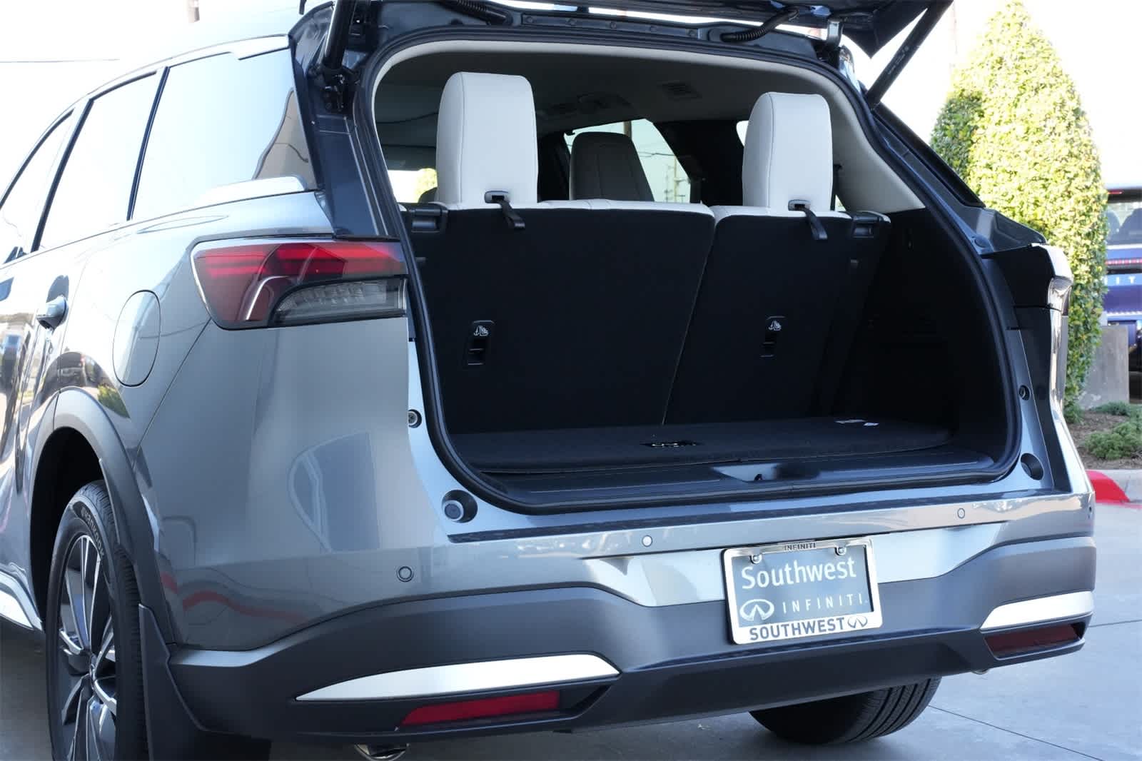 Thumbnail: 2026 INFINITI QX60 - 21