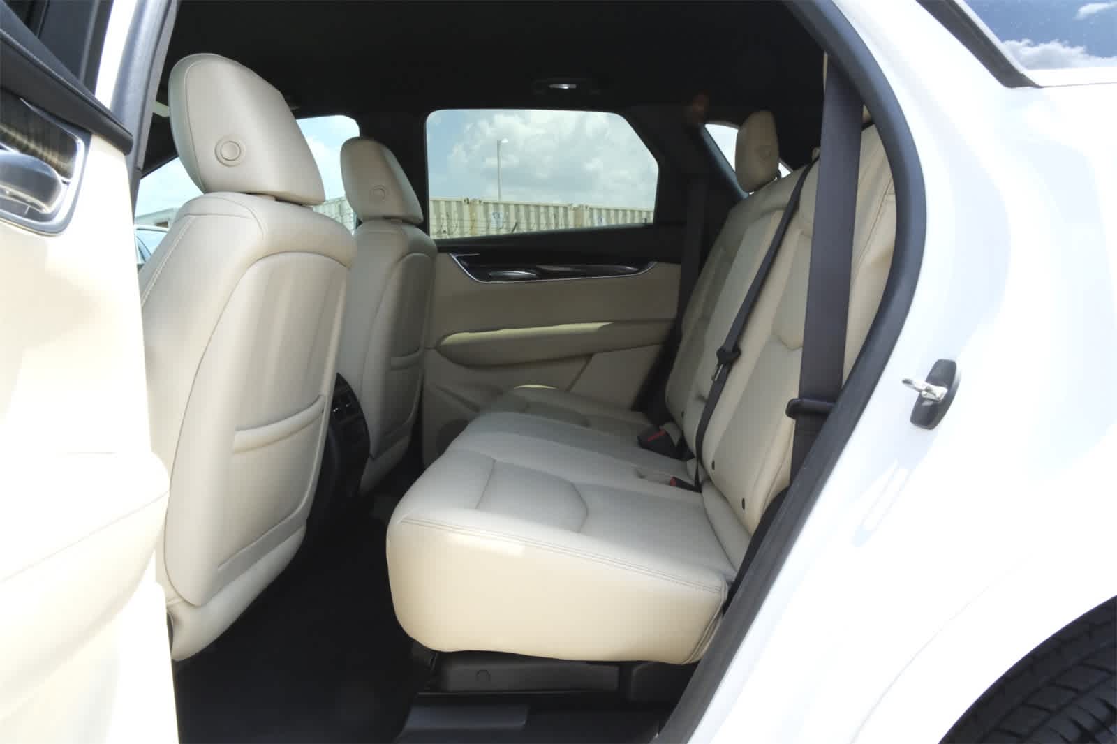 Thumbnail: 2017 Cadillac XT5 - 19