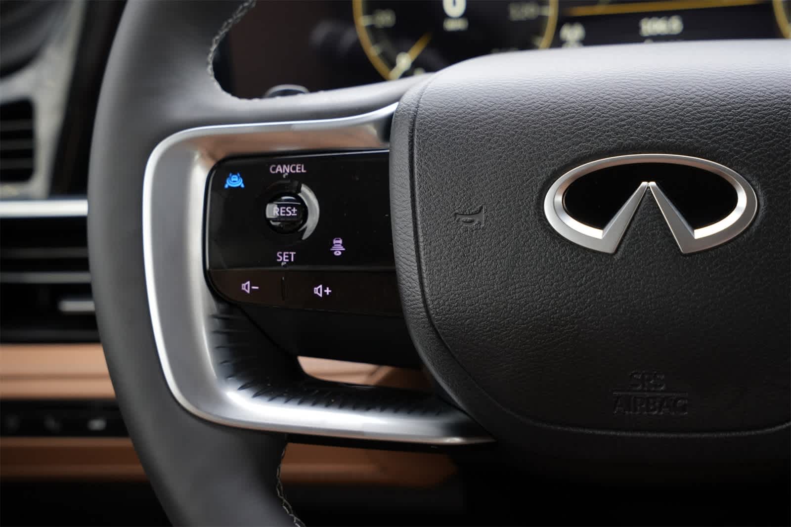 Thumbnail: 2026 INFINITI QX80 - 10