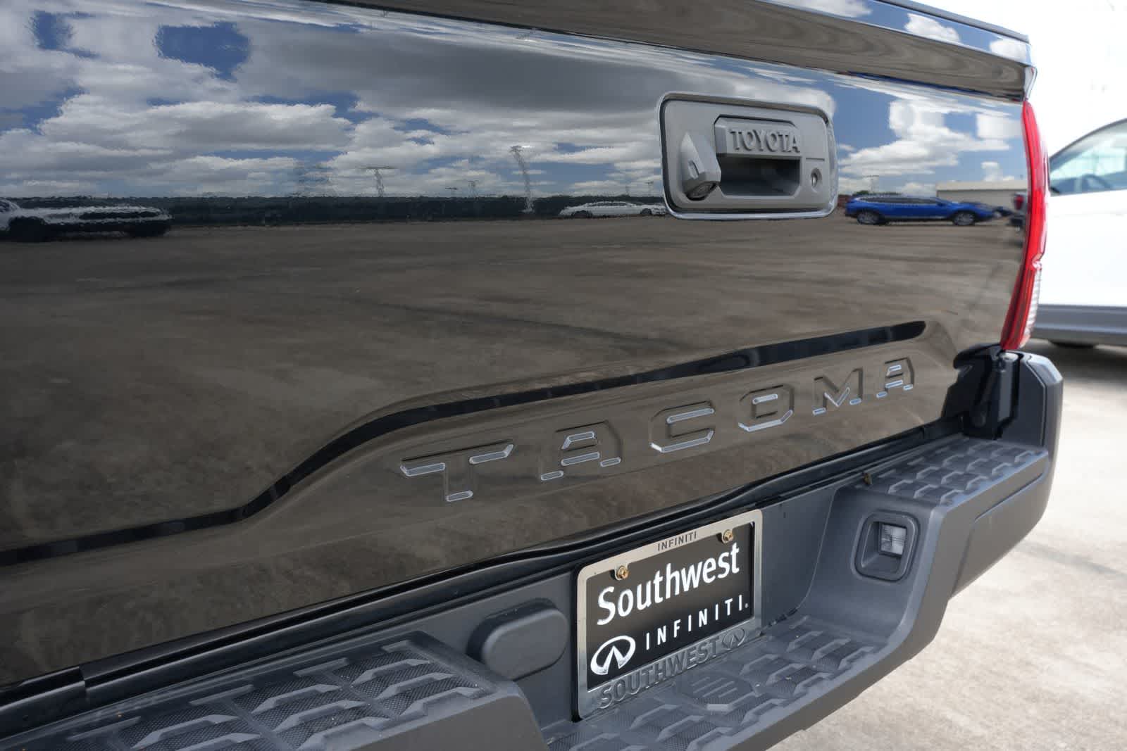 Thumbnail: 2020 Toyota Tacoma - 17