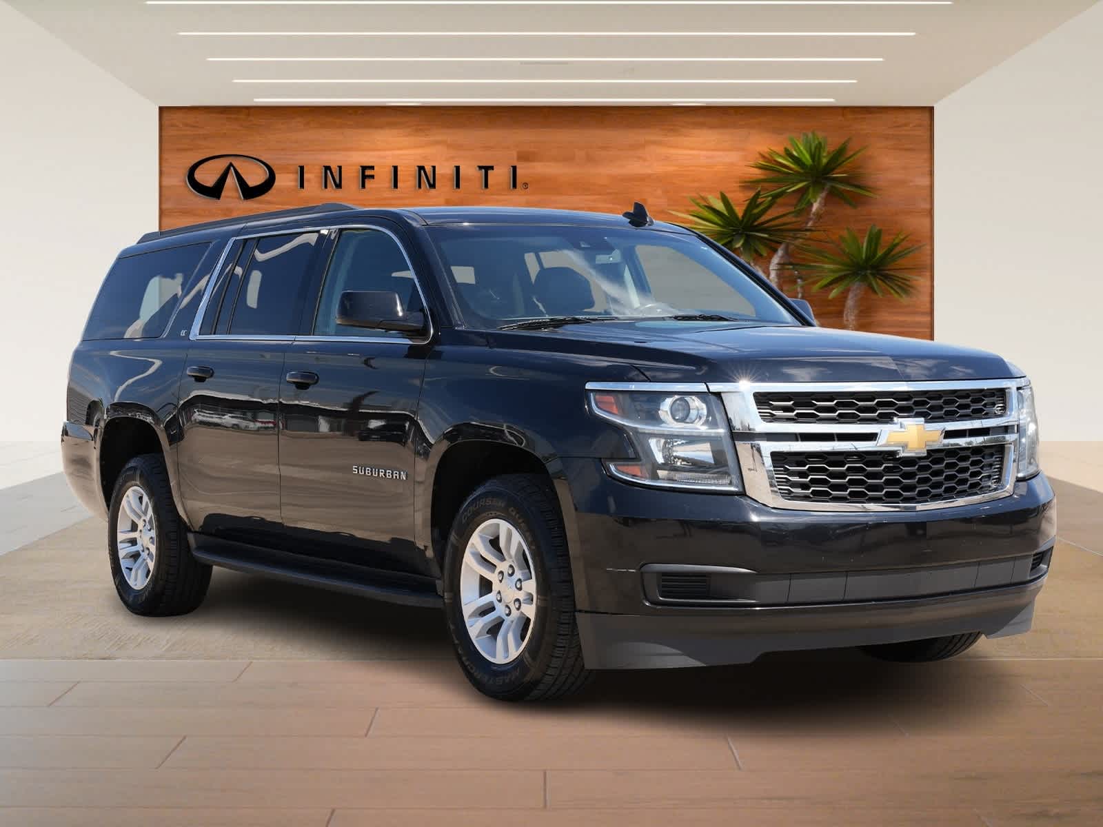 Thumbnail: 2019 Chevrolet Suburban - 3
