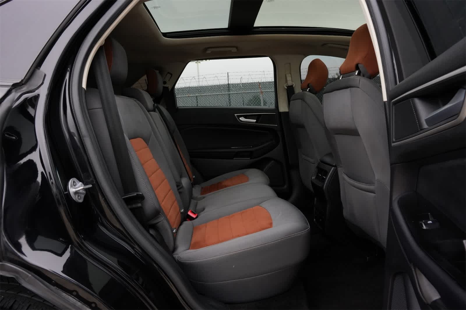 Thumbnail: 2018 Ford Edge - 20