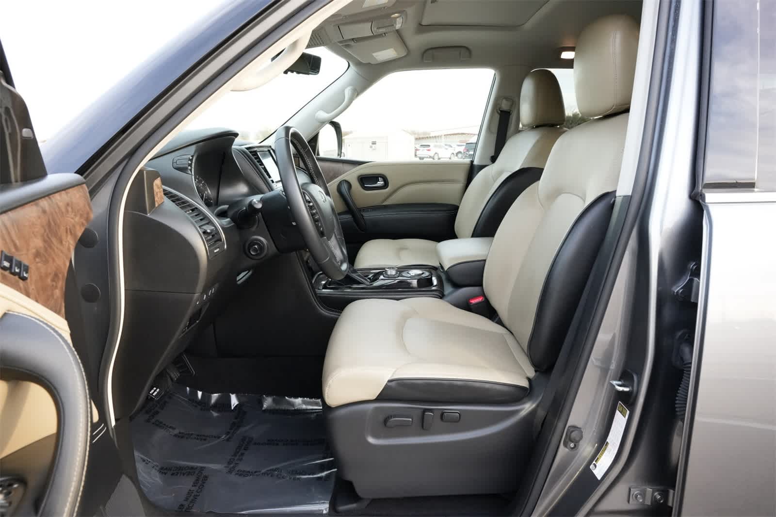 Thumbnail: 2021 INFINITI QX80 - 17