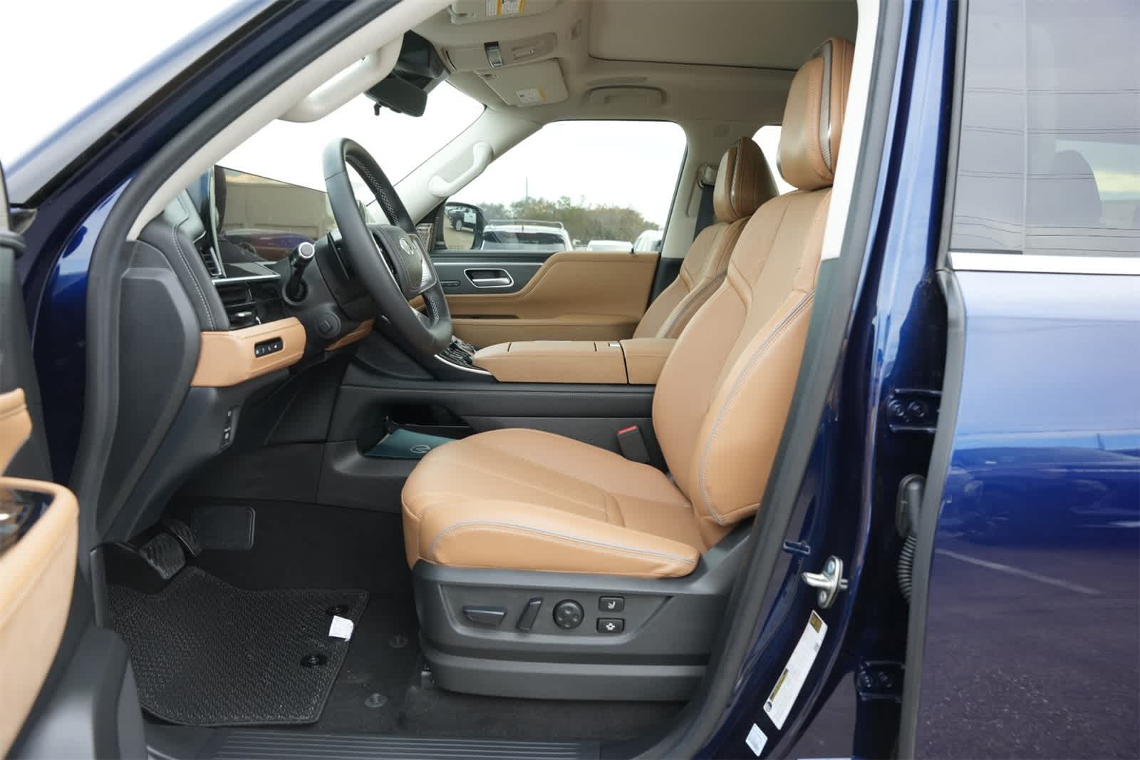 2025 INFINITI QX80 Sensory 17