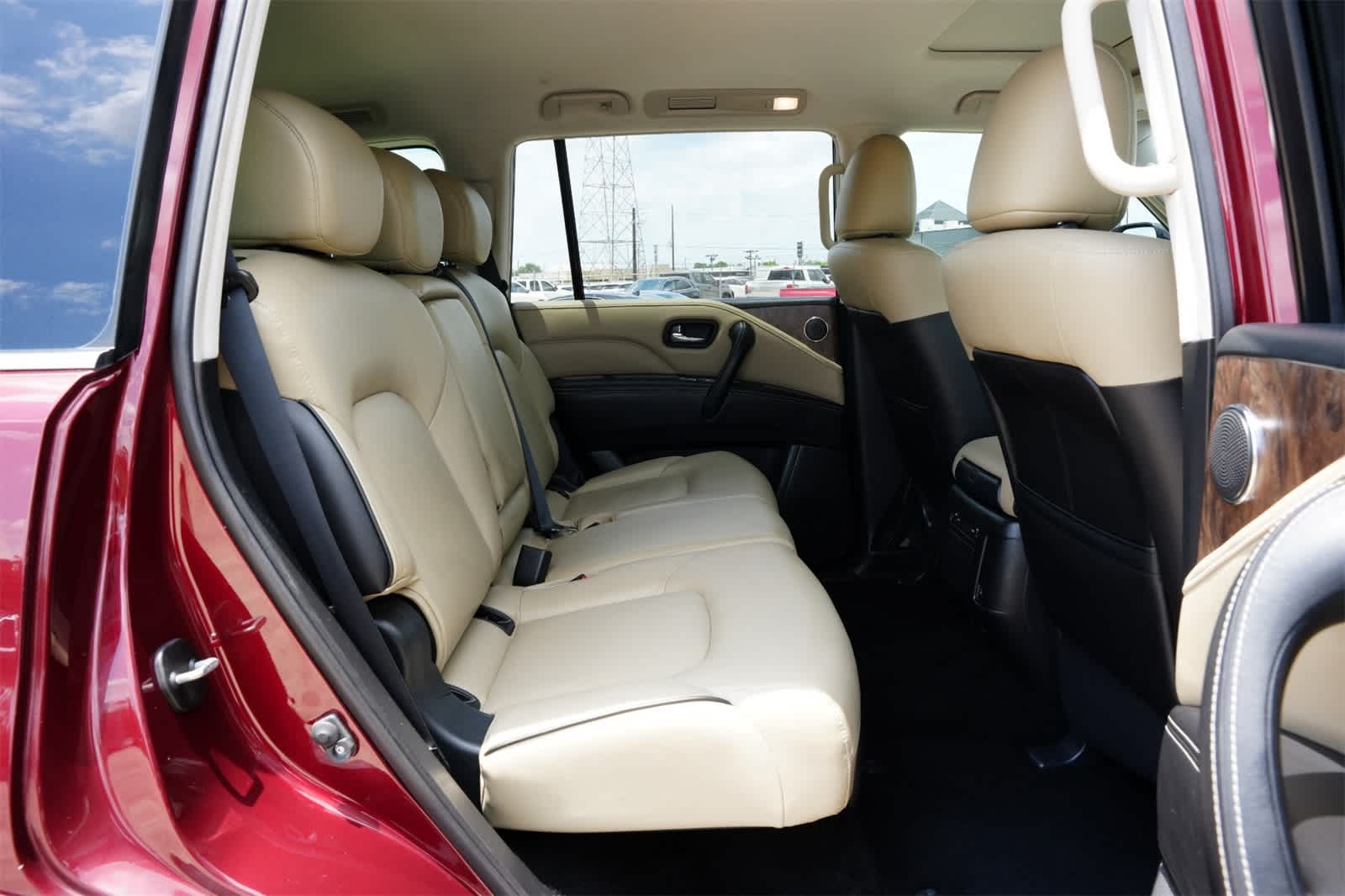 2022 INFINITI QX80 Premium Select 22