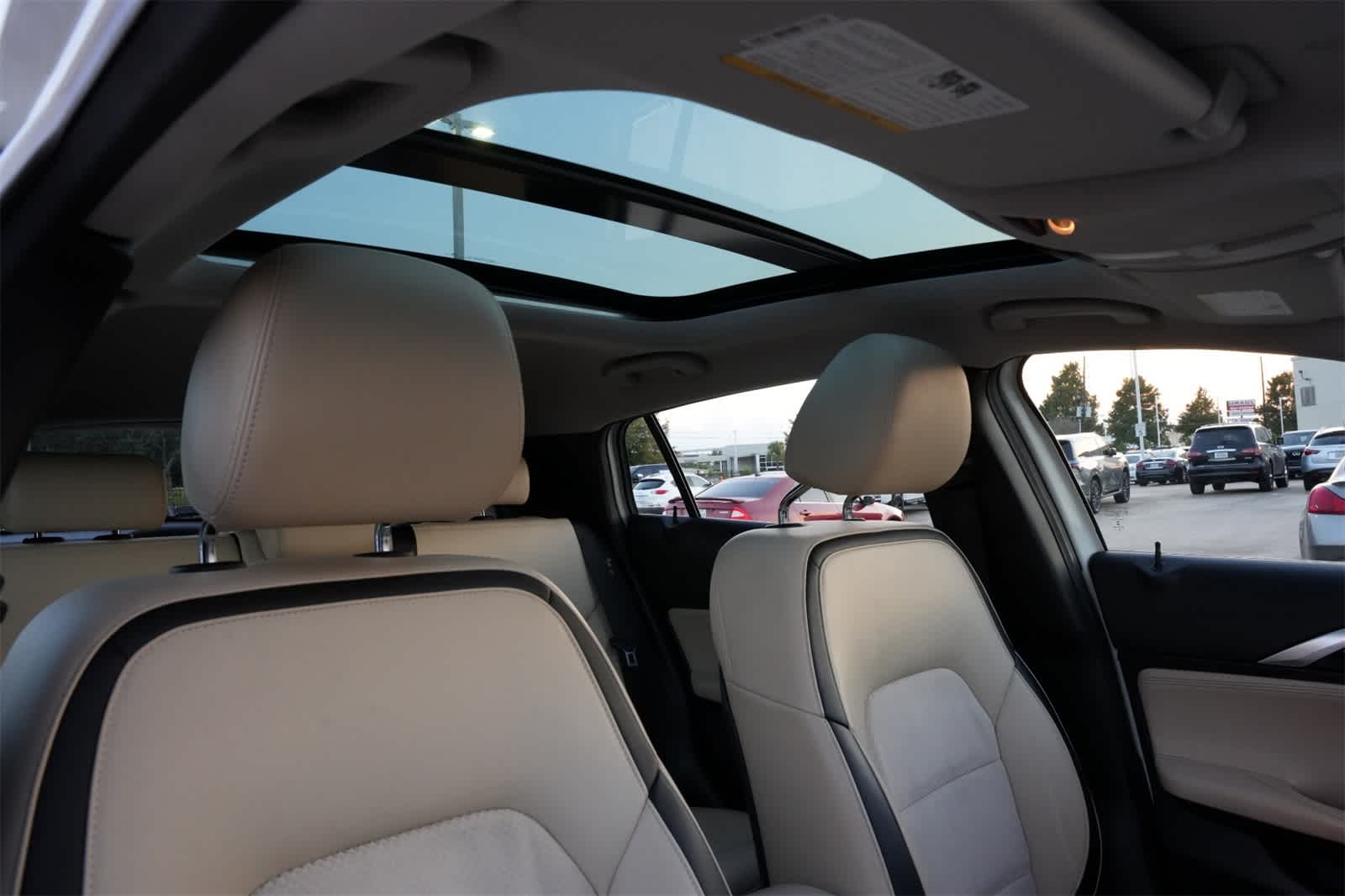 Thumbnail: 2019 INFINITI QX30 - 25