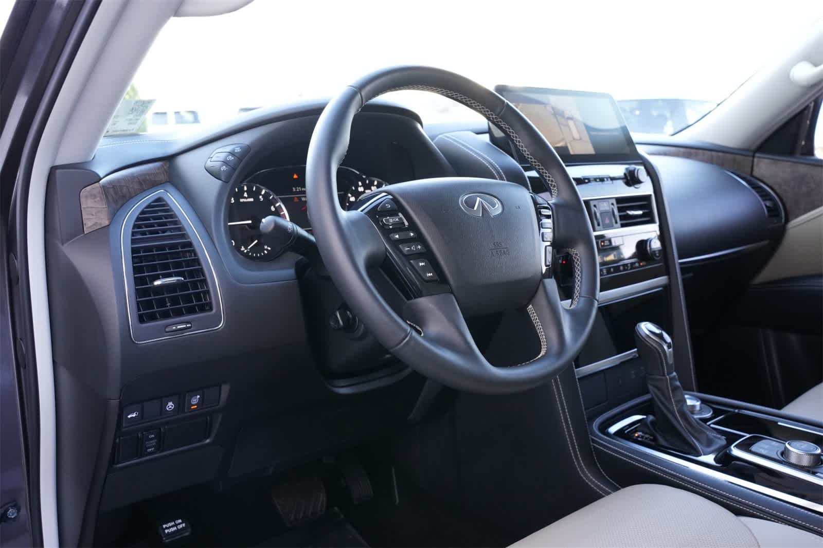 Thumbnail: 2023 INFINITI QX80 - 16