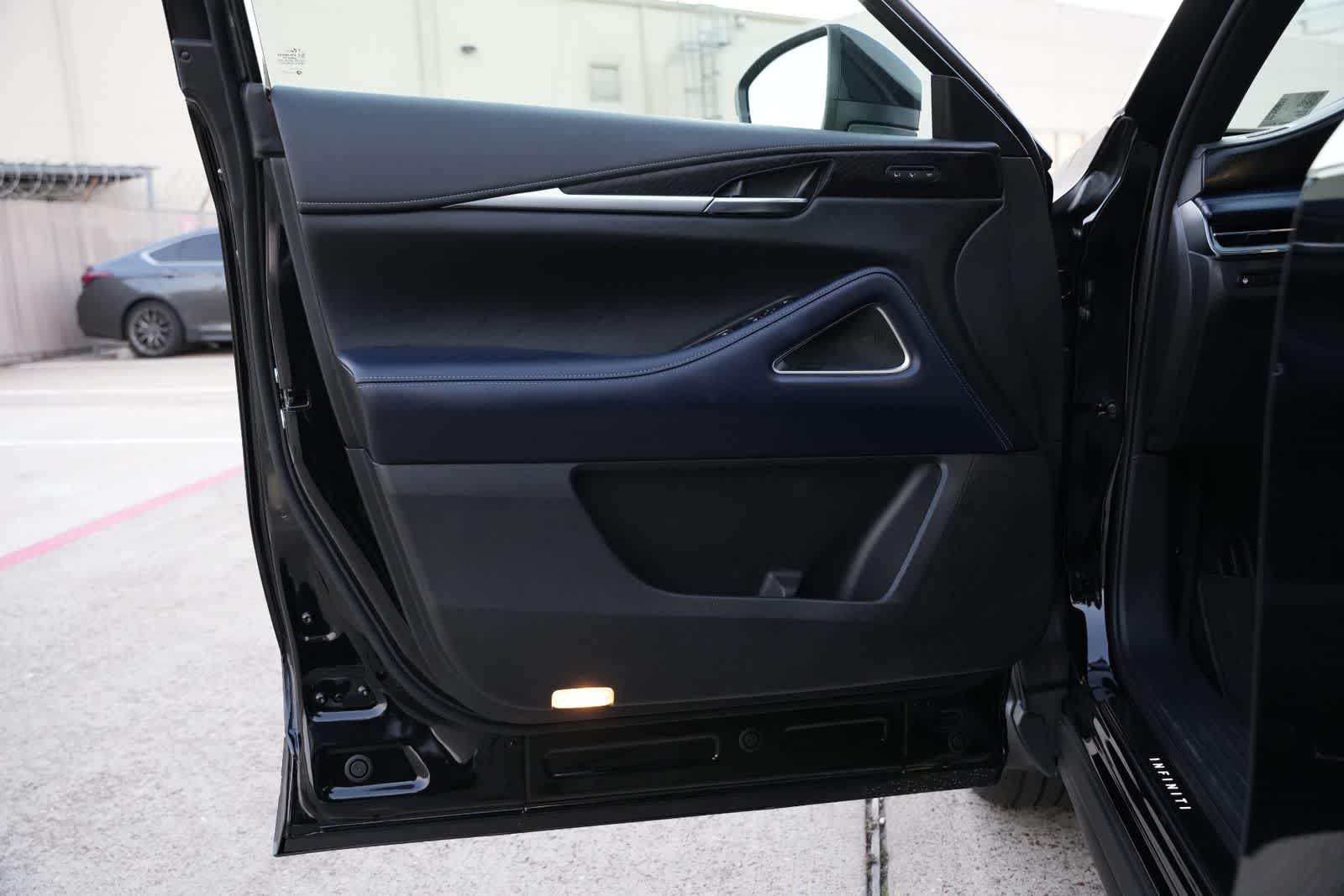 Thumbnail: 2026 INFINITI QX60 - 17