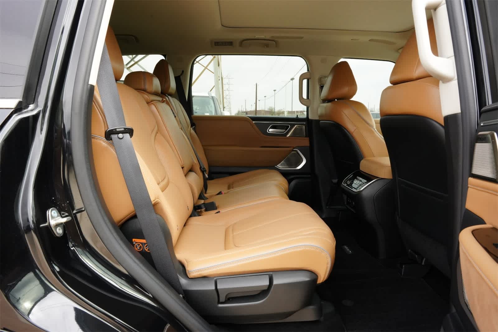 Thumbnail: 2025 INFINITI QX80 - 22