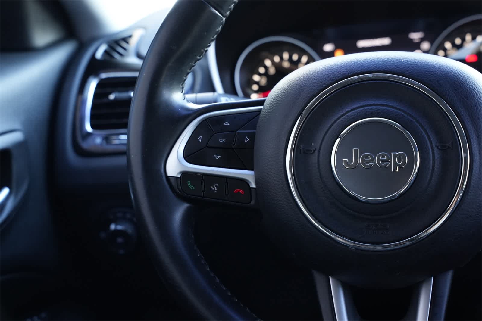 Thumbnail: 2019 Jeep Compass - 10