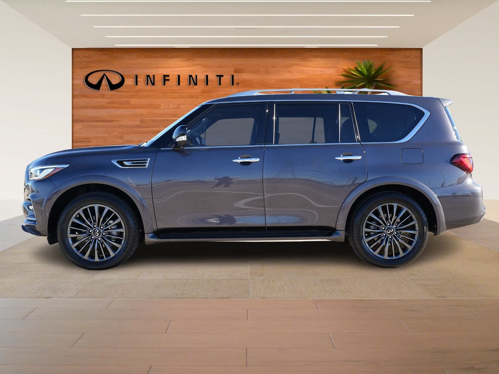 Thumbnail: 2023 INFINITI QX80 - 4