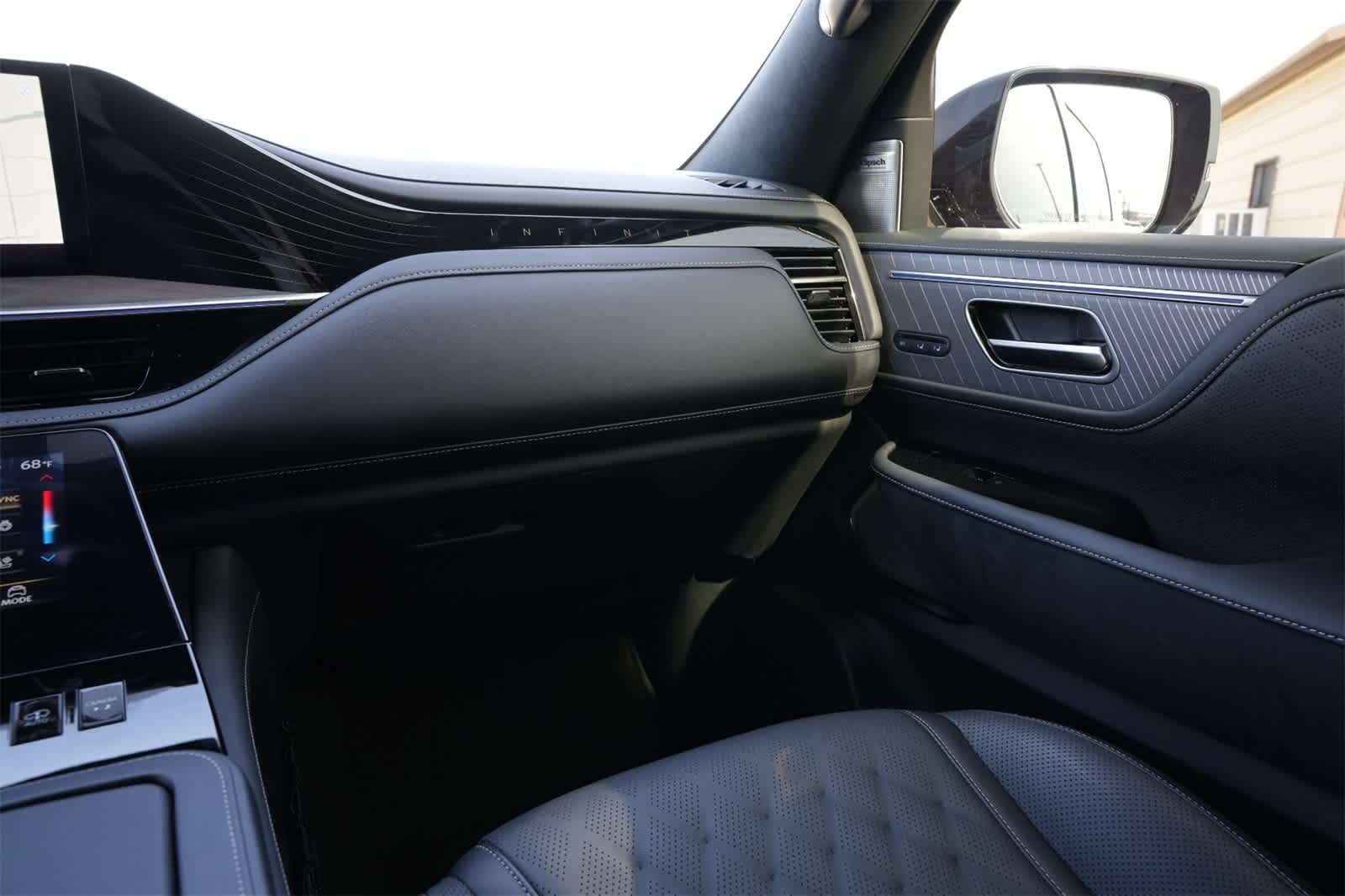 Thumbnail: 2025 INFINITI QX80 - 8