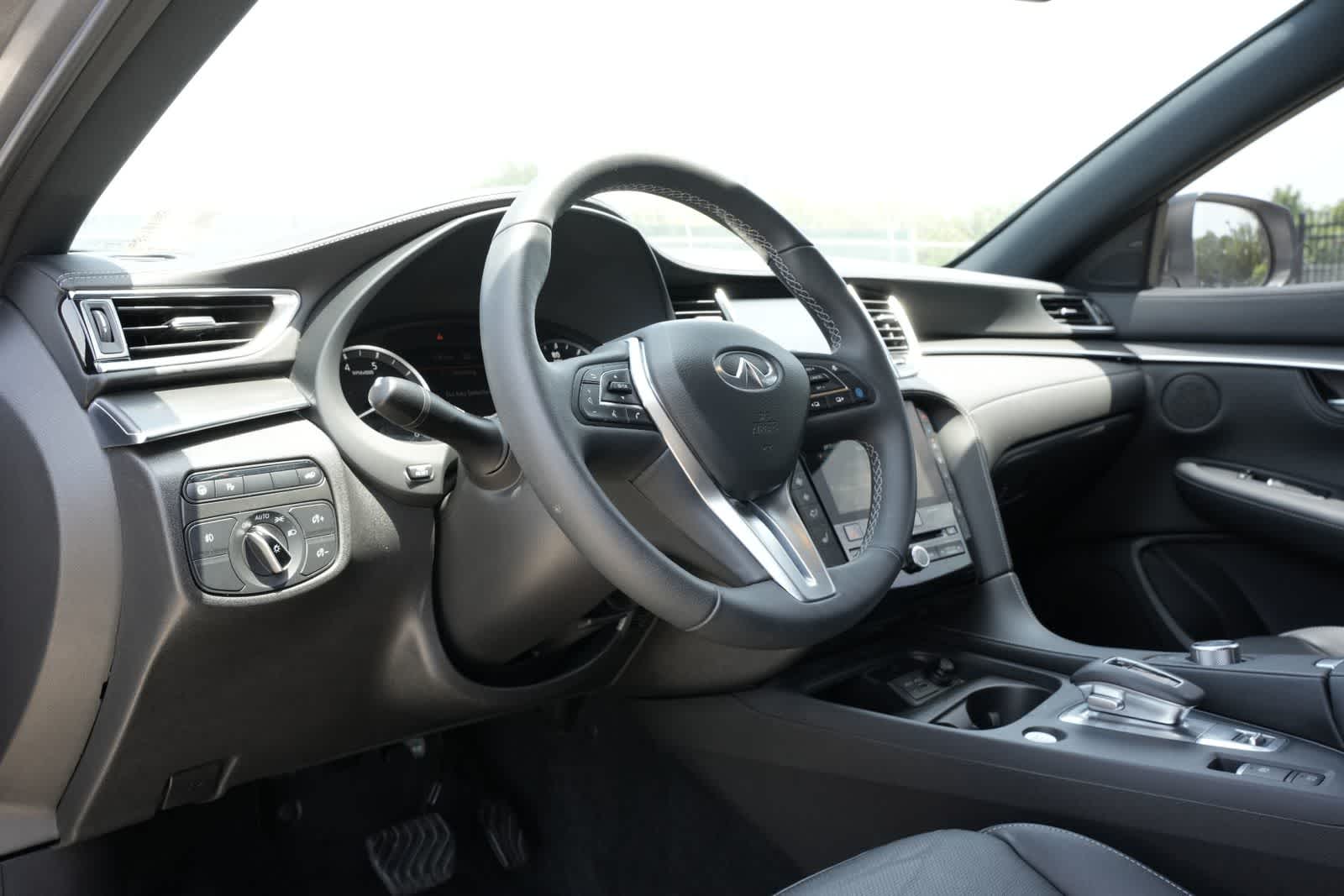Thumbnail: 2025 INFINITI QX55 - 16