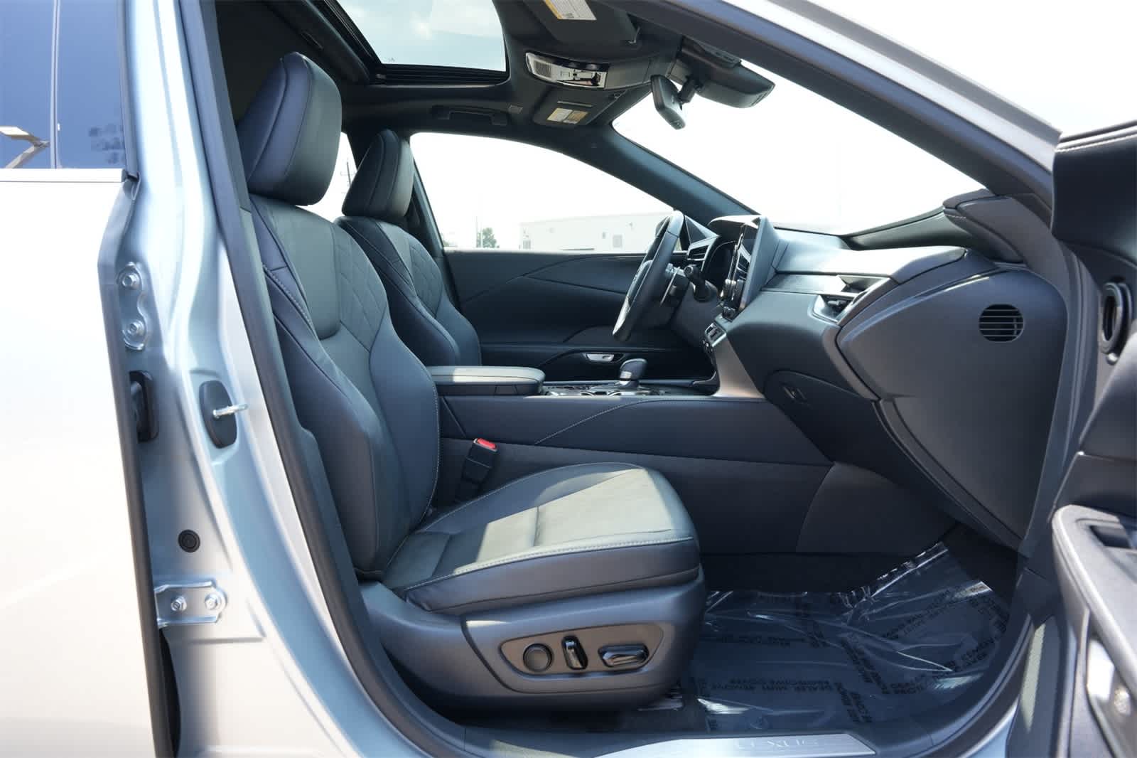 Thumbnail: 2023 Lexus RX - 23