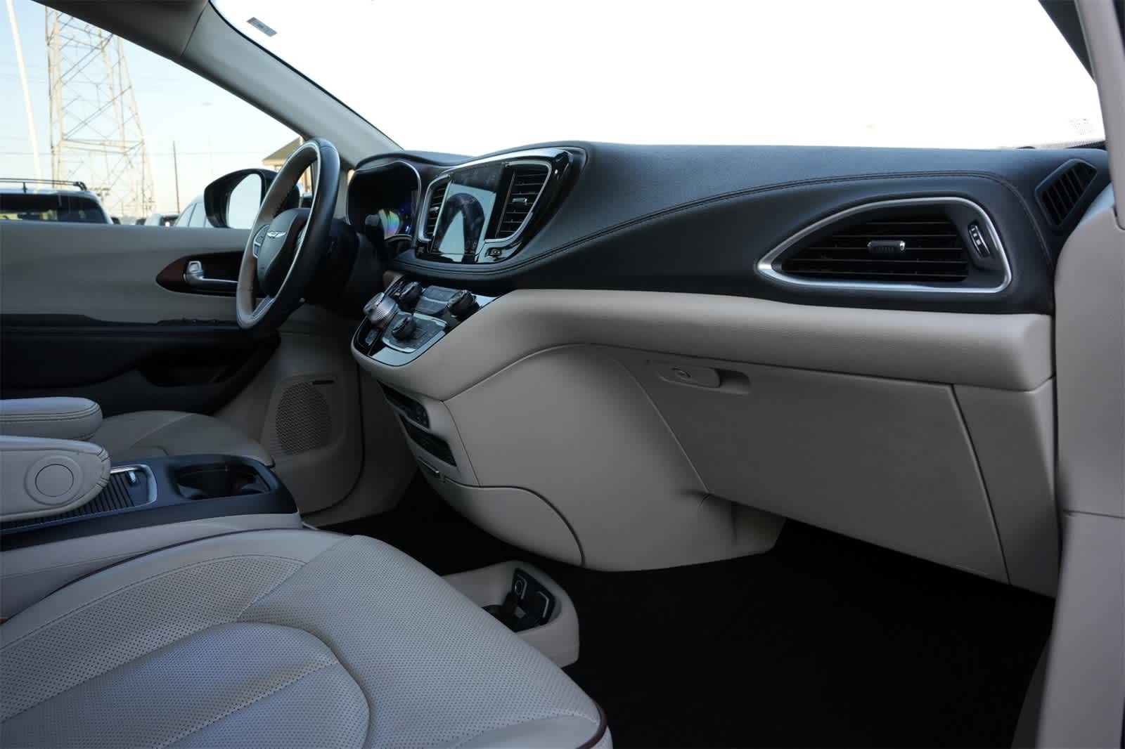 Thumbnail: 2020 Chrysler Pacifica - 22