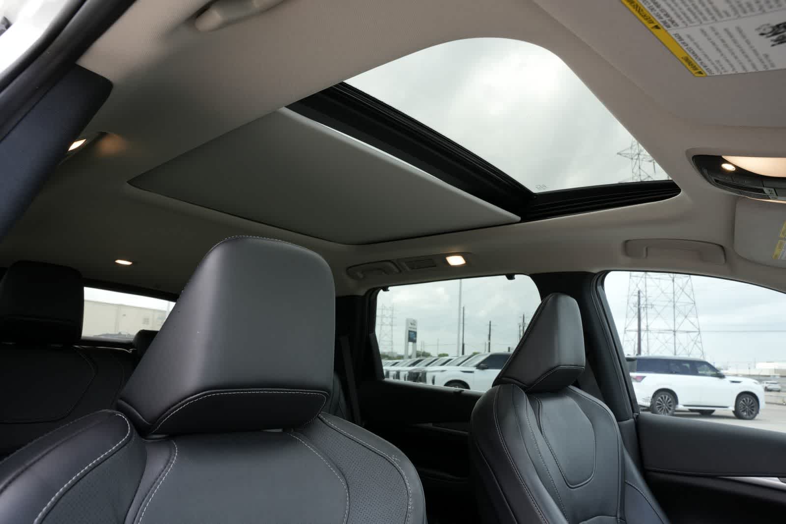 Thumbnail: 2023 INFINITI QX60 - 24