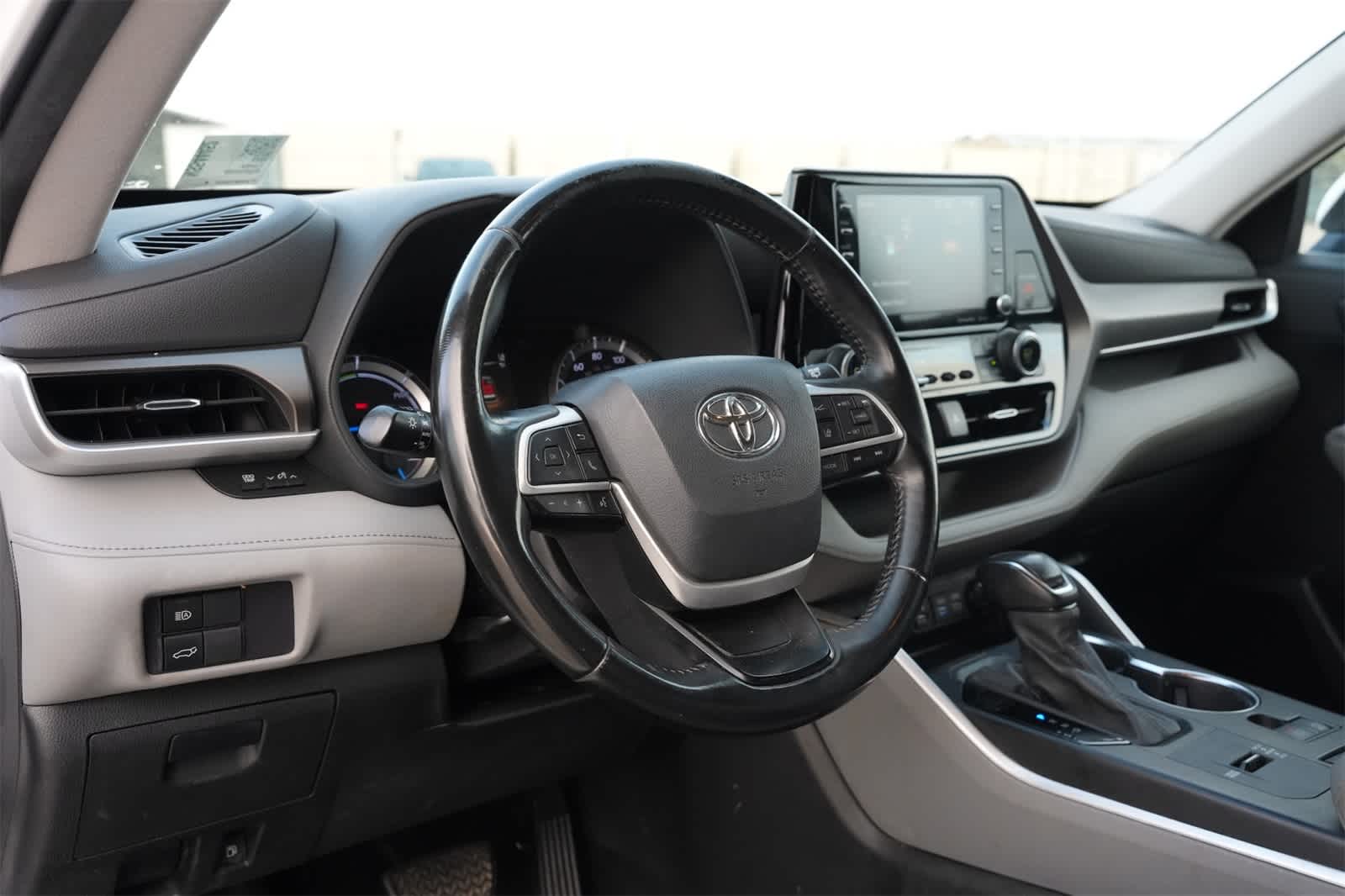 Thumbnail: 2022 Toyota Highlander - 17