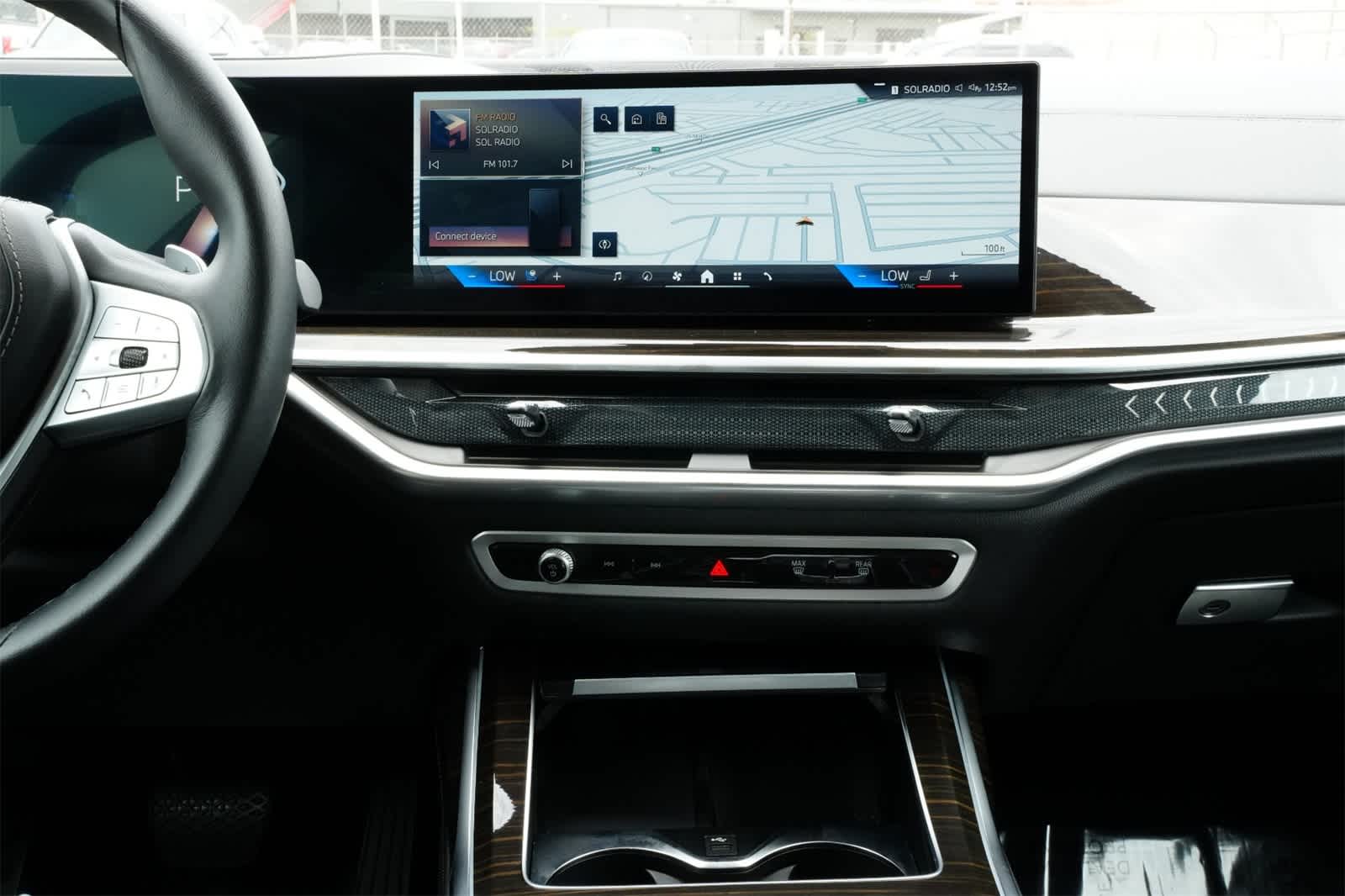 Thumbnail: 2024 BMW X7 - 13