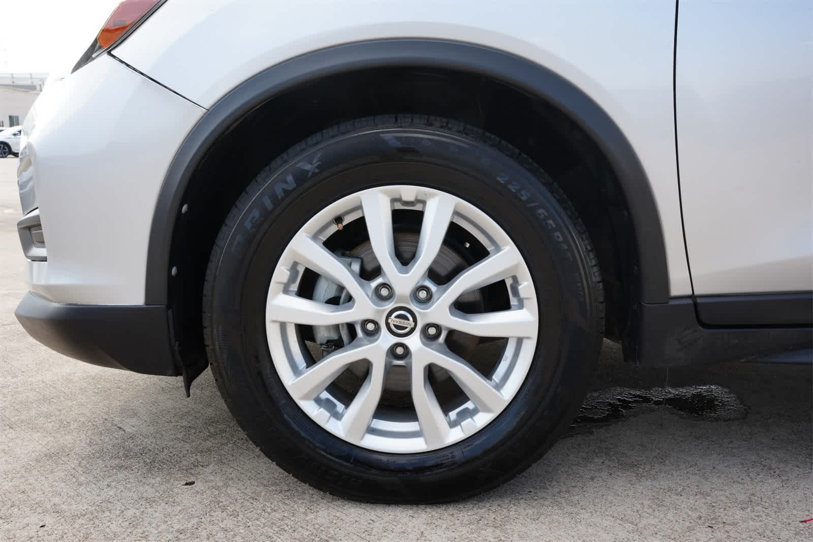 Thumbnail: 2017 Nissan Rogue - 24