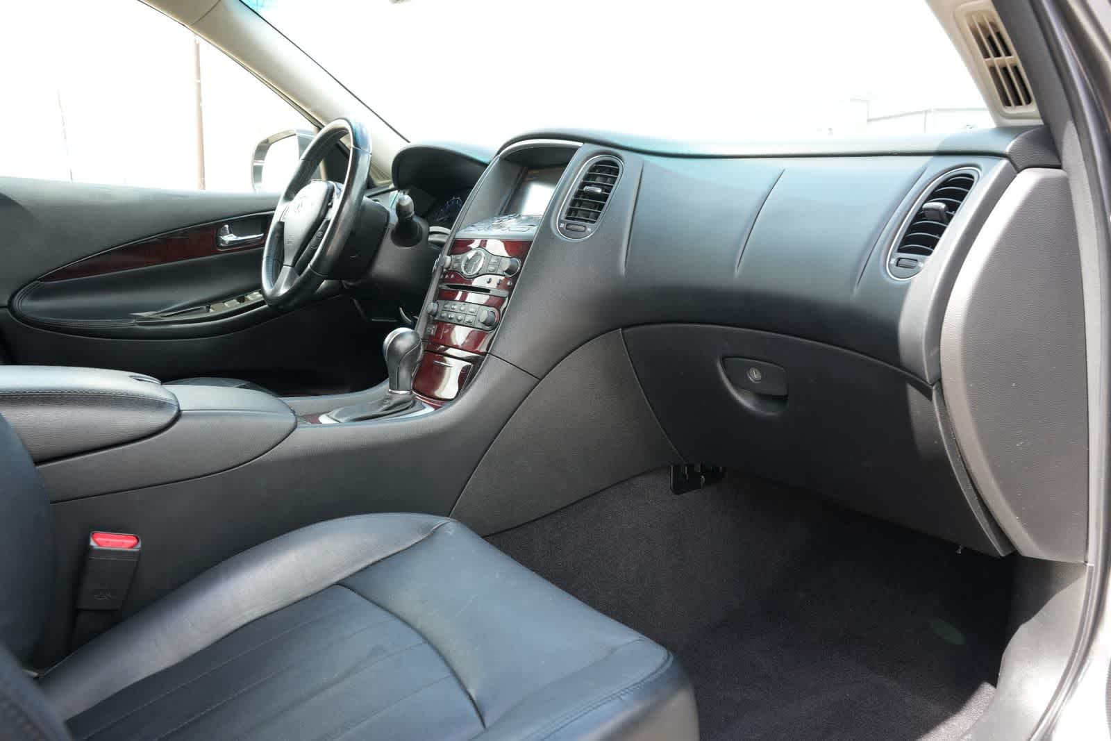 Thumbnail: 2016 INFINITI QX50 - 21