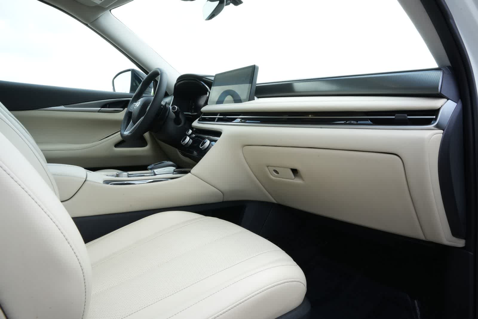 Thumbnail: 2023 INFINITI QX60 - 22