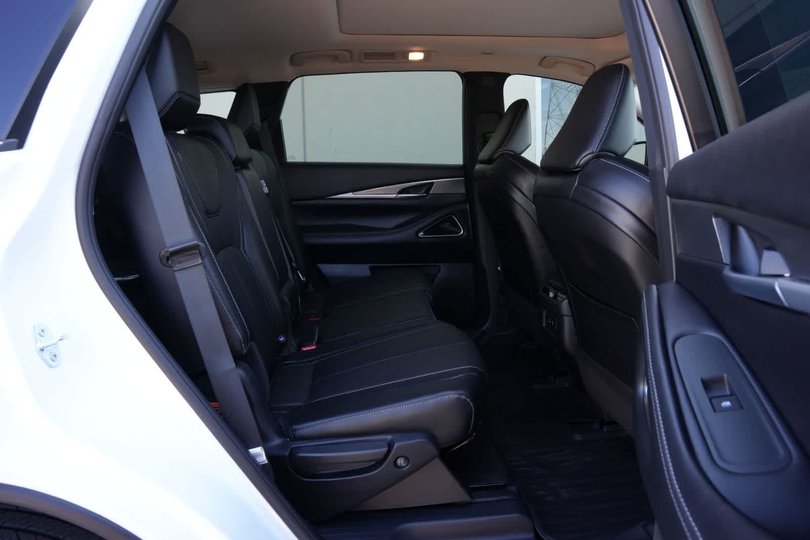 Thumbnail: 2027 INFINITI QX60 - 21