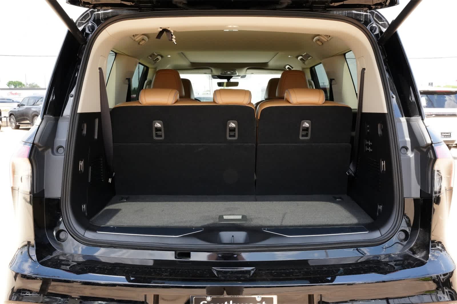 Thumbnail: 2025 INFINITI QX80 - 22