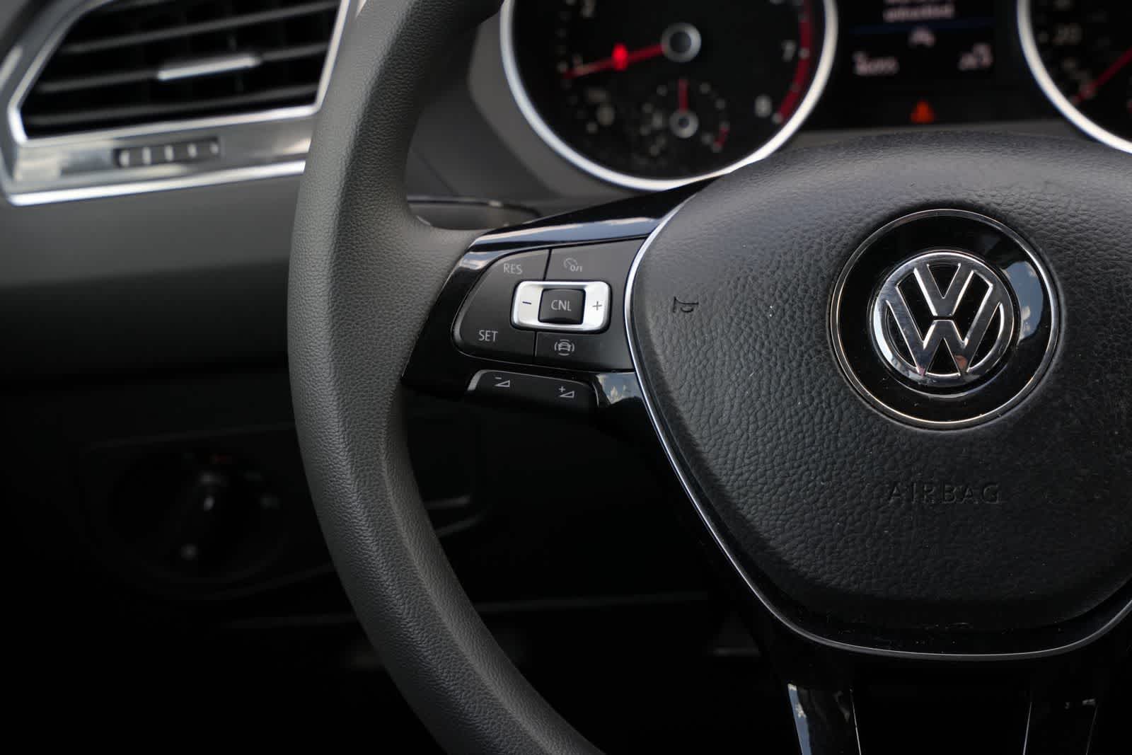 Thumbnail: 2021 Volkswagen Tiguan - 10