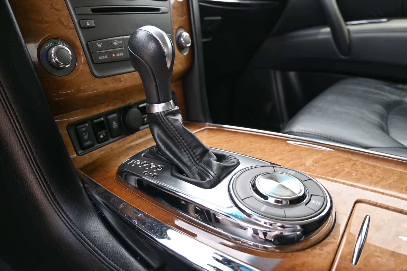 Thumbnail: 2012 INFINITI QX56 - 15