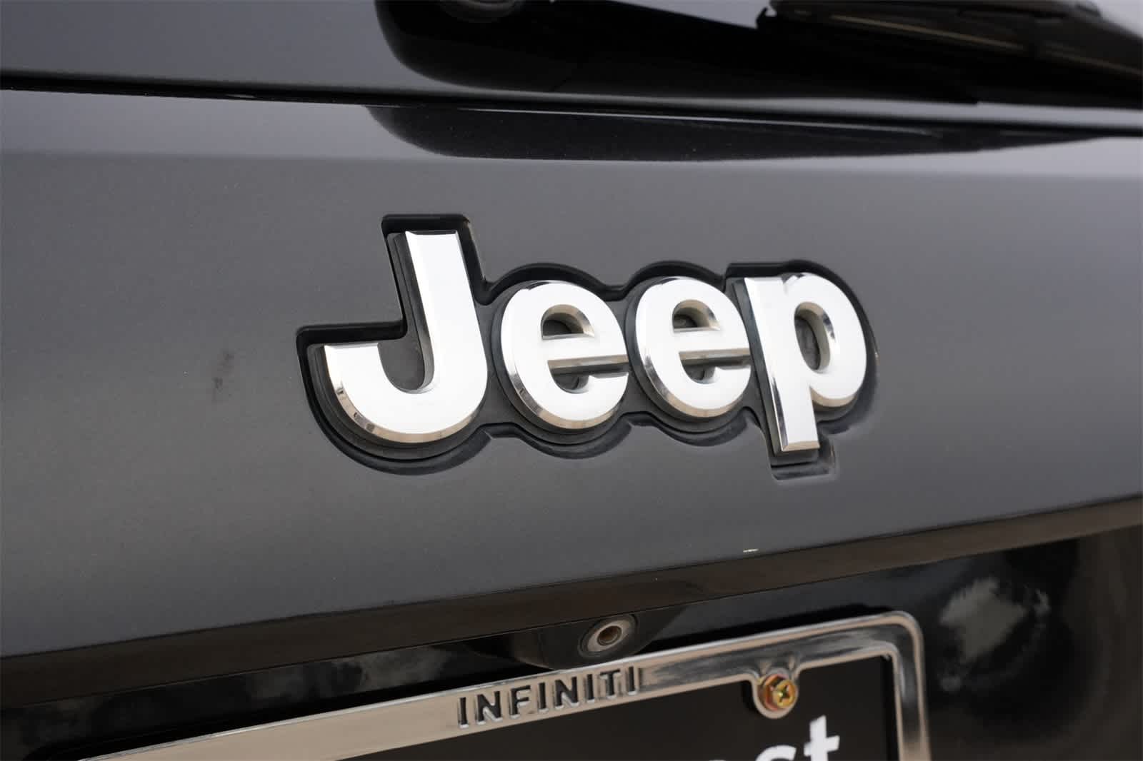 Thumbnail: 2014 Jeep Grand Cherokee - 19