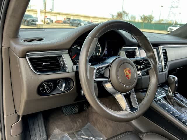 2015 Porsche Macan Turbo 15