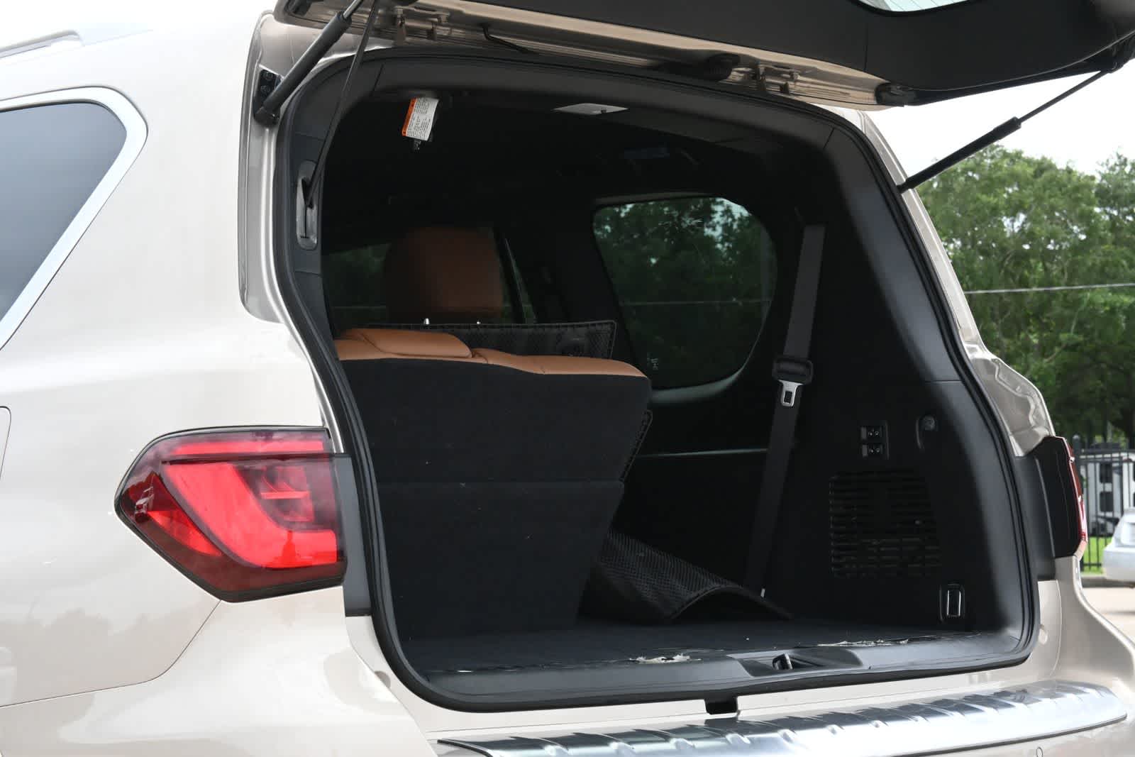 Thumbnail: 2021 INFINITI QX80 - 21