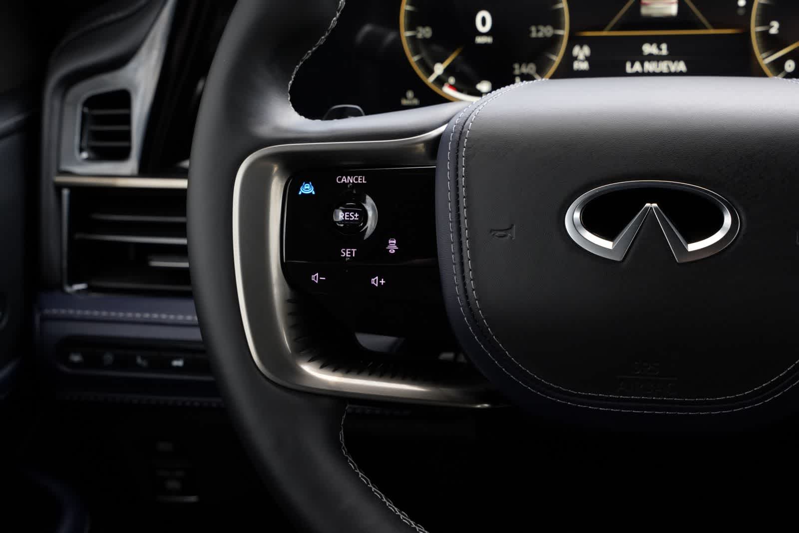 Thumbnail: 2026 INFINITI QX80 - 10