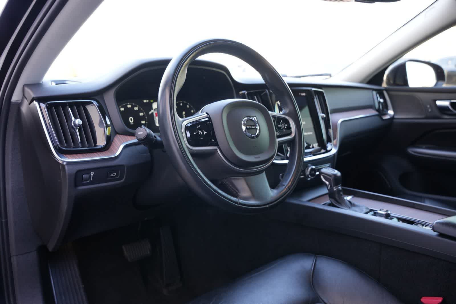 Thumbnail: 2021 Volvo S60 - 16