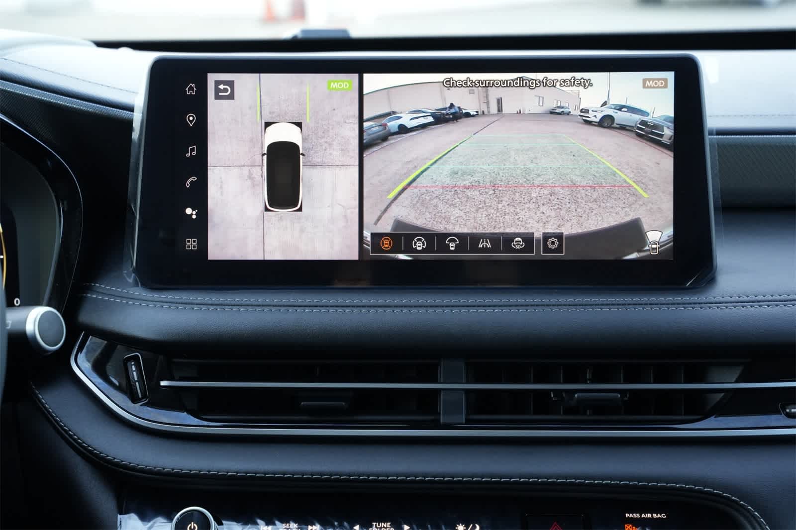 Thumbnail: 2026 INFINITI QX60 - 14