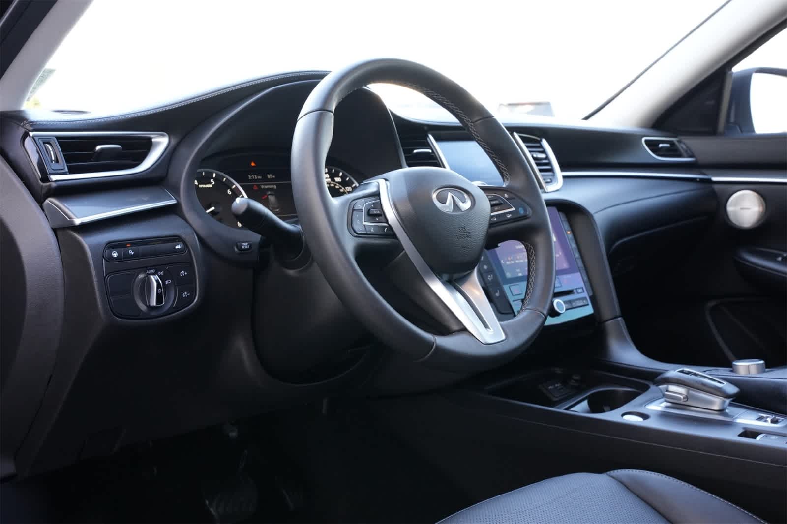 Thumbnail: 2025 INFINITI QX50 - 16