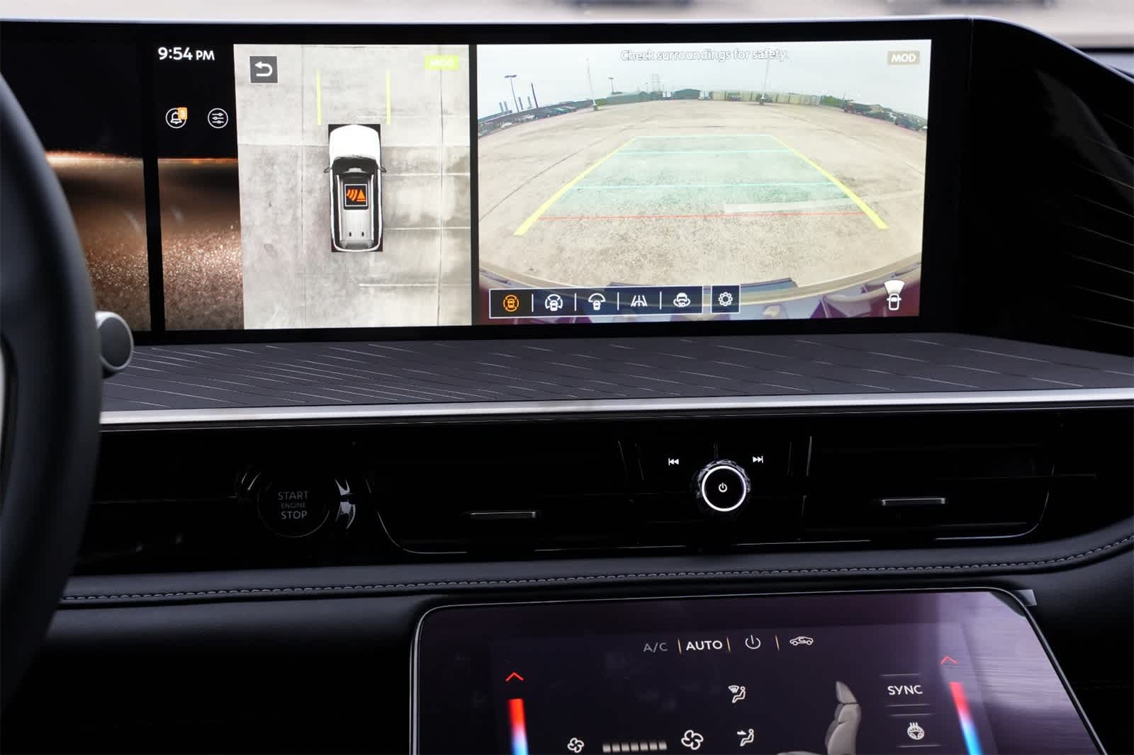 Thumbnail: 2026 INFINITI QX80 - 14