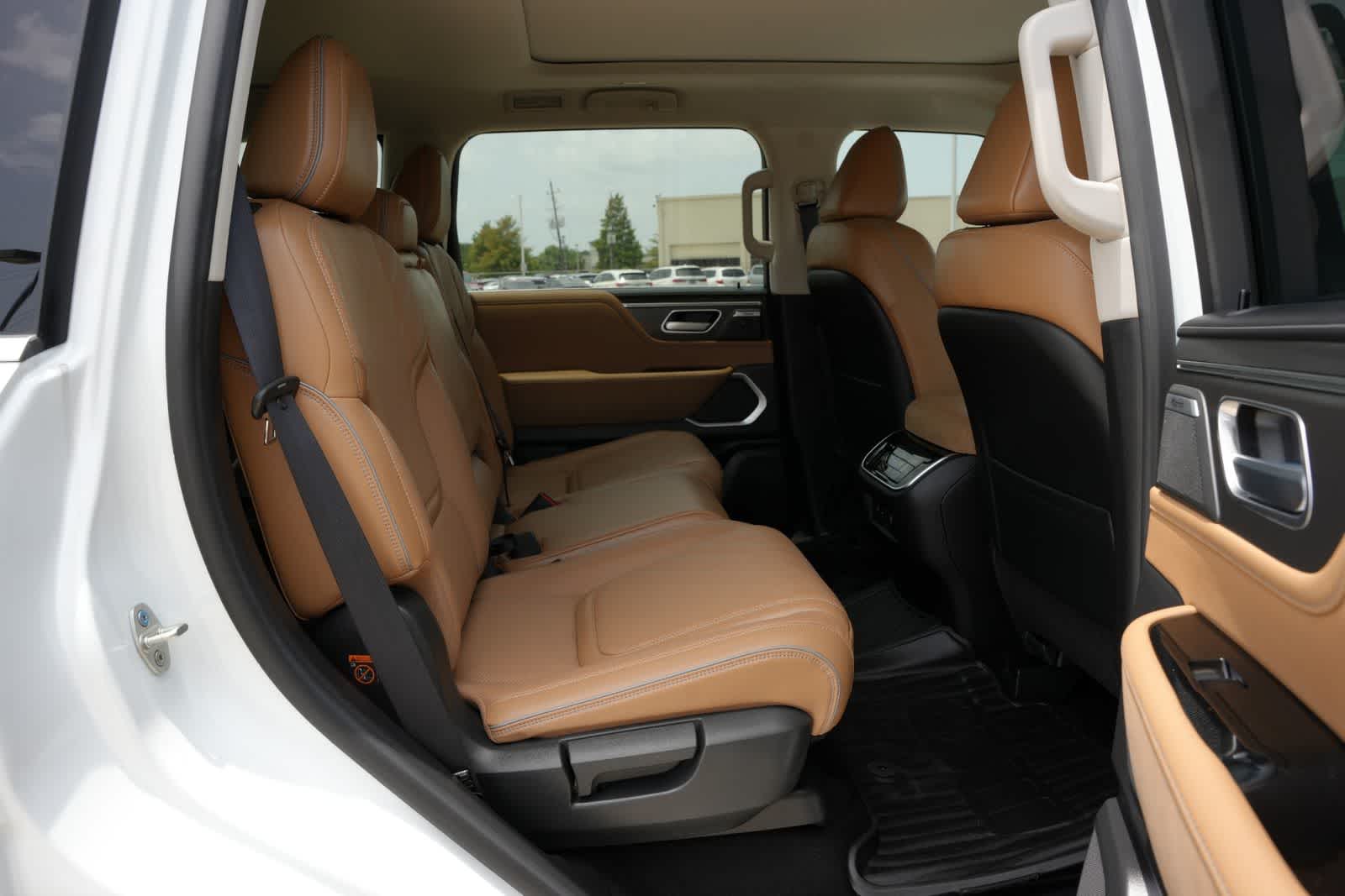 Thumbnail: 2026 INFINITI QX80 - 21