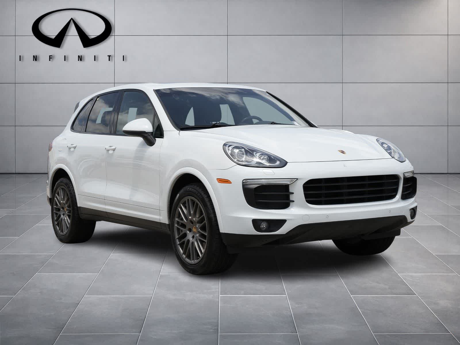 Thumbnail: 2017 Porsche Cayenne - 3