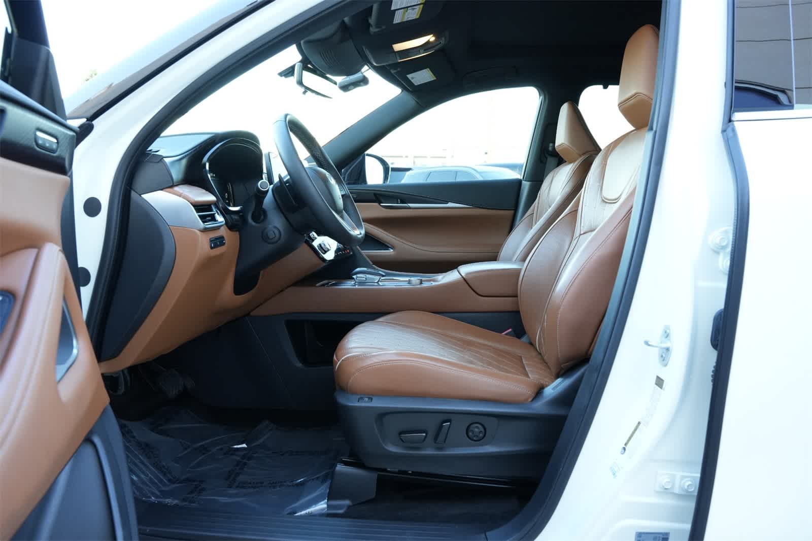 Thumbnail: 2025 INFINITI QX60 - 17