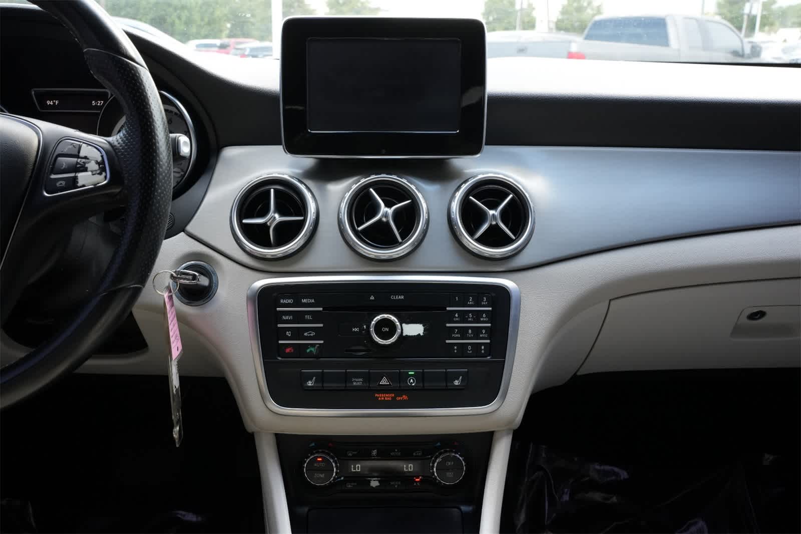 Thumbnail: 2016 Mercedes-Benz GLA - 12