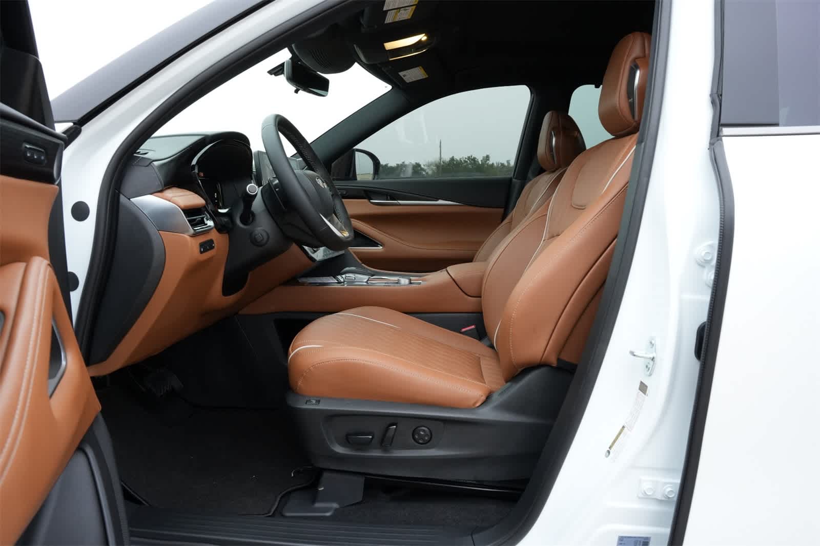 Thumbnail: 2026 INFINITI QX60 - 16