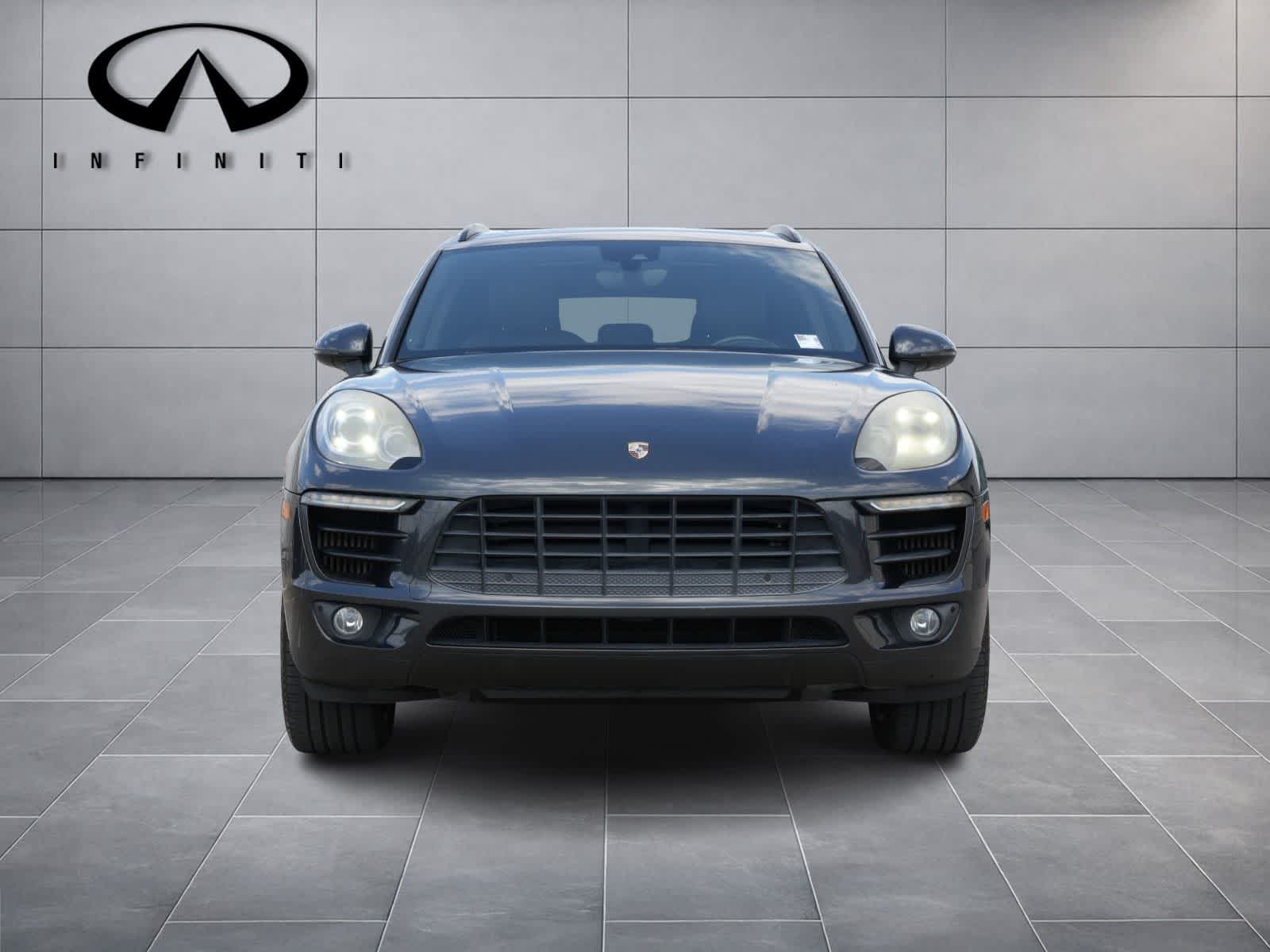 Thumbnail: 2017 Porsche Macan - 2