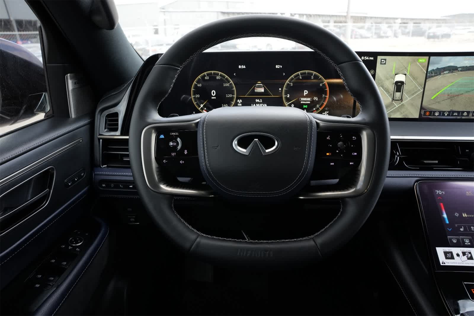 Thumbnail: 2026 INFINITI QX80 - 9