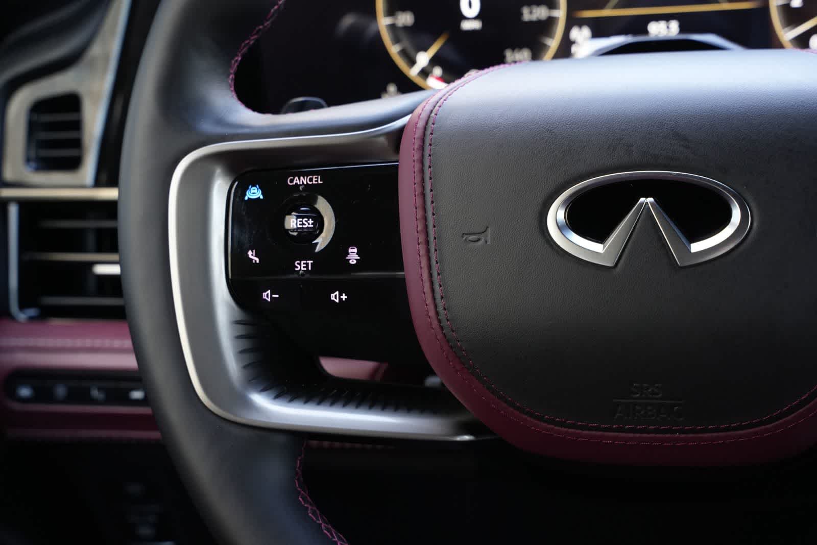 Thumbnail: 2026 INFINITI QX80 - 10