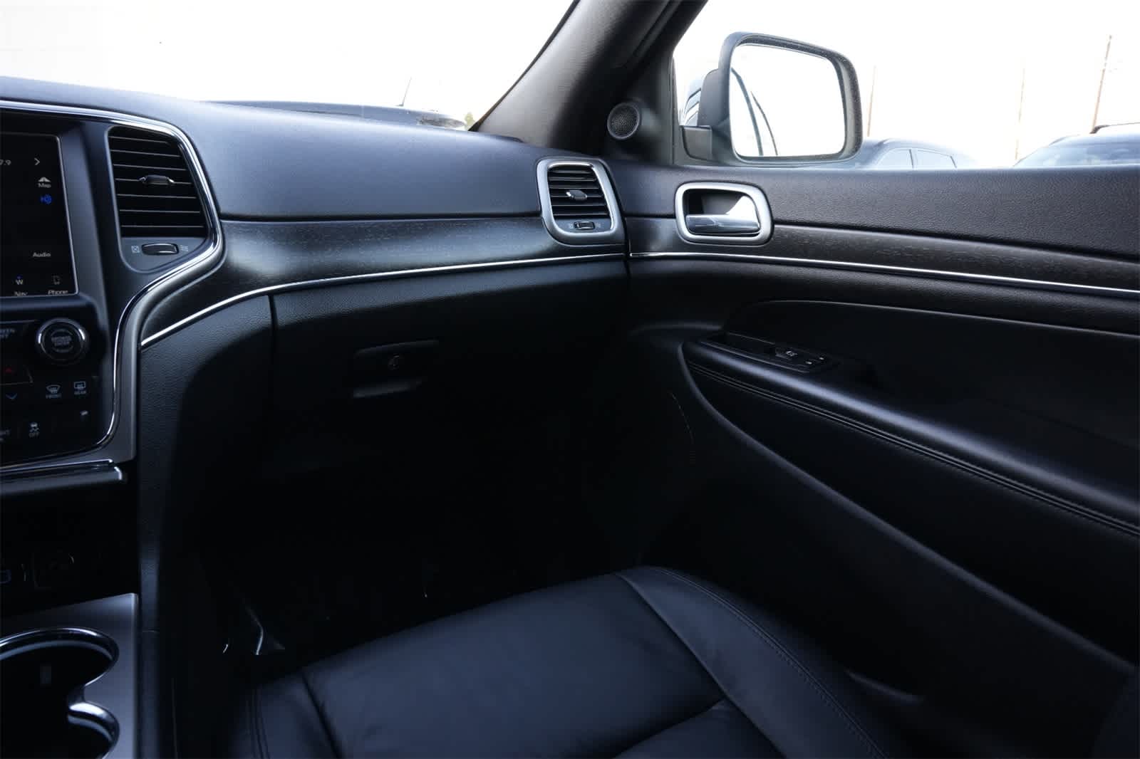 Thumbnail: 2018 Jeep Grand Cherokee - 8