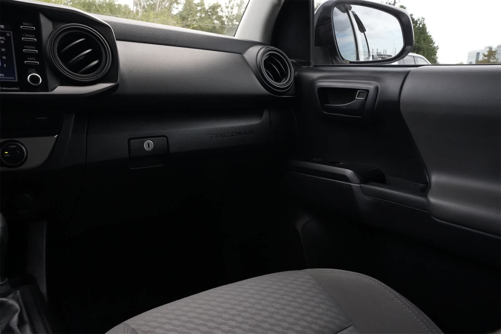 Thumbnail: 2022 Toyota Tacoma - 8