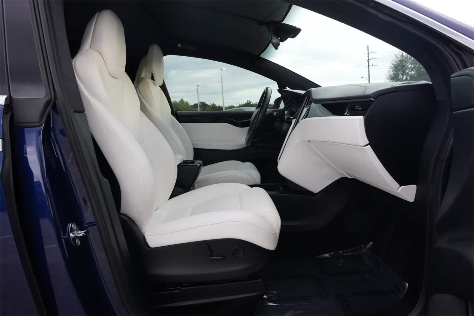 Thumbnail: 2019 Tesla Model X - 24
