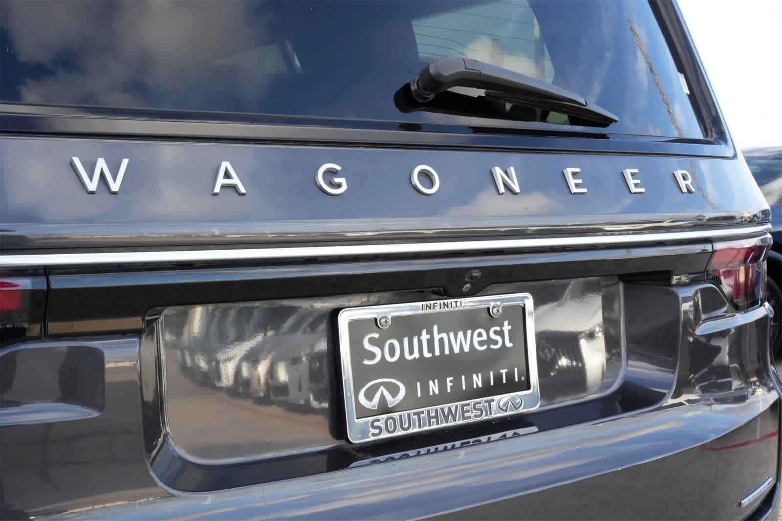 Thumbnail: 2022 Jeep Wagoneer - 20